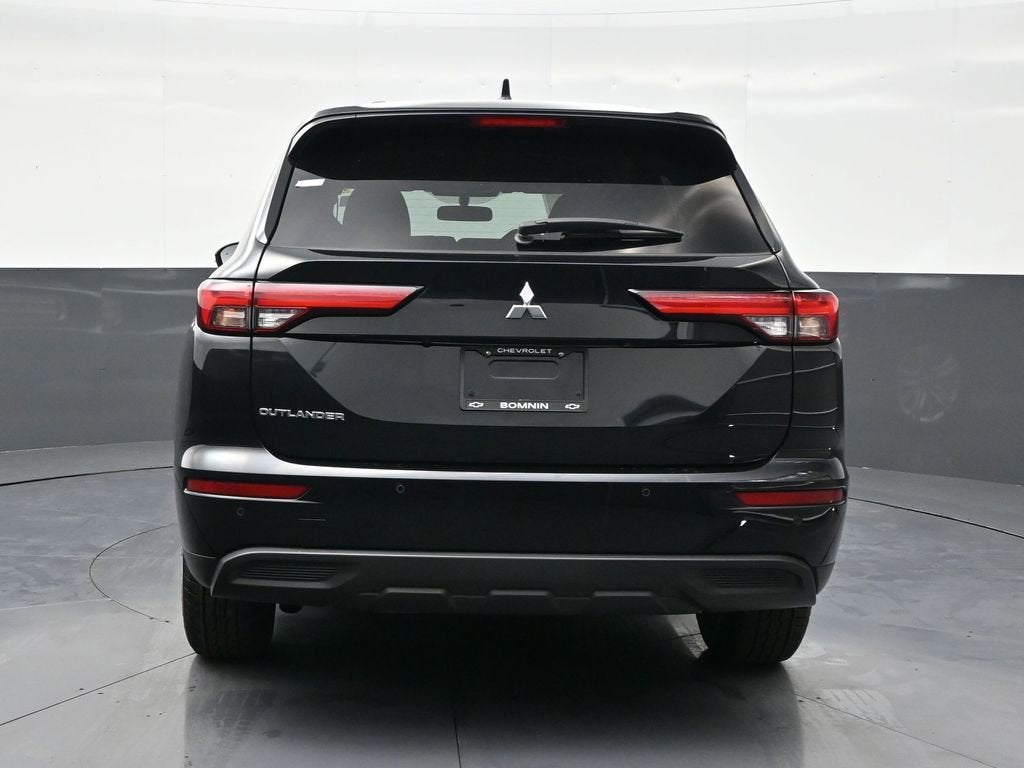 2024 Mitsubishi Outlander ES