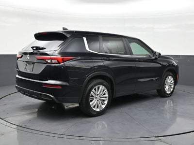 2024 Mitsubishi Outlander ES