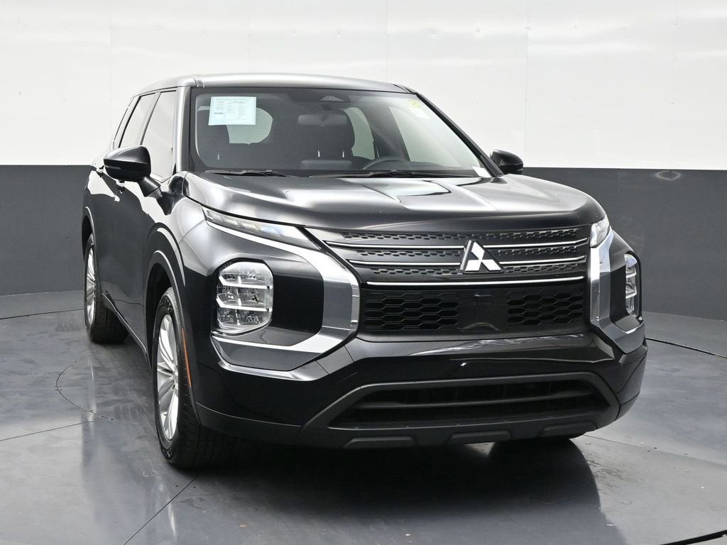 2024 Mitsubishi Outlander ES
