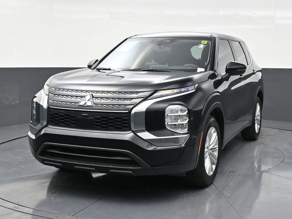 2024 Mitsubishi Outlander ES