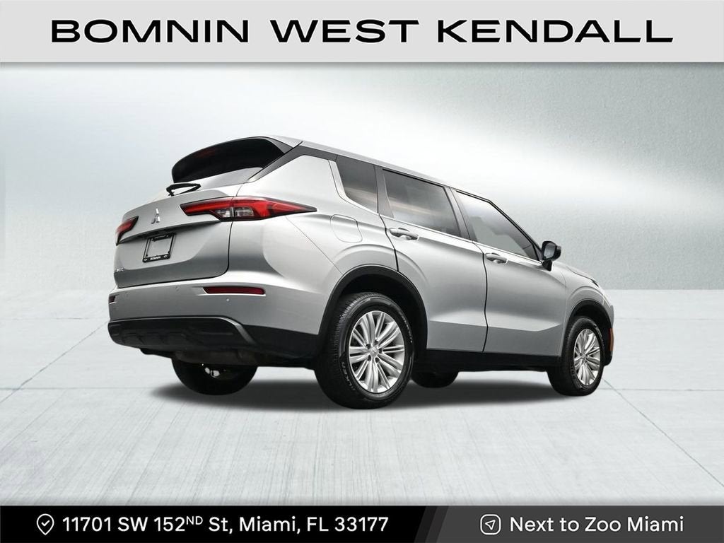 2024 Mitsubishi Outlander ES