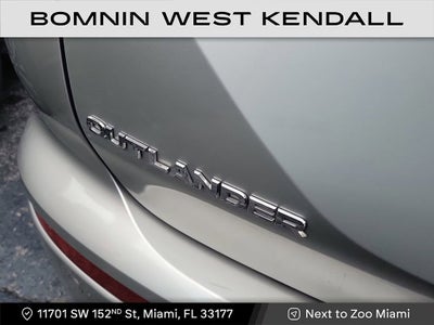 2024 Mitsubishi Outlander ES