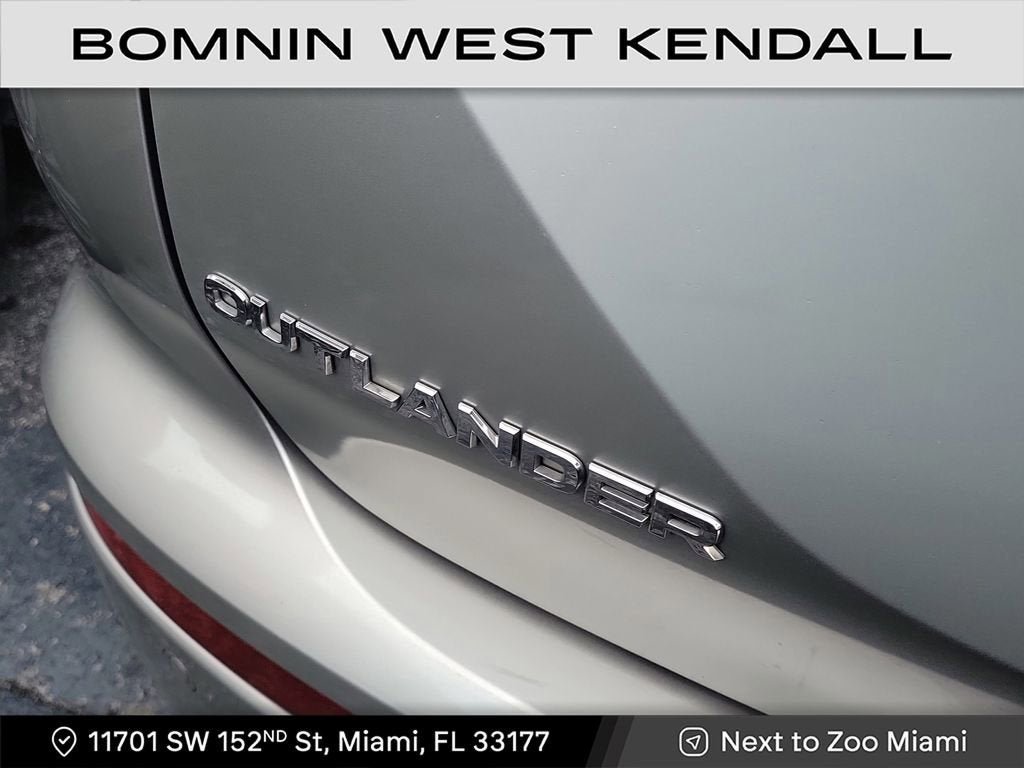 2024 Mitsubishi Outlander ES