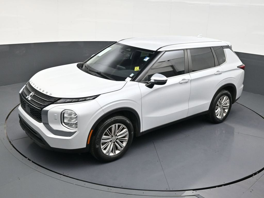 2022 Mitsubishi Outlander ES