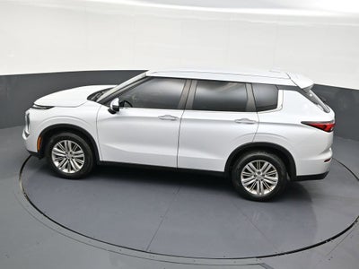 2022 Mitsubishi Outlander ES
