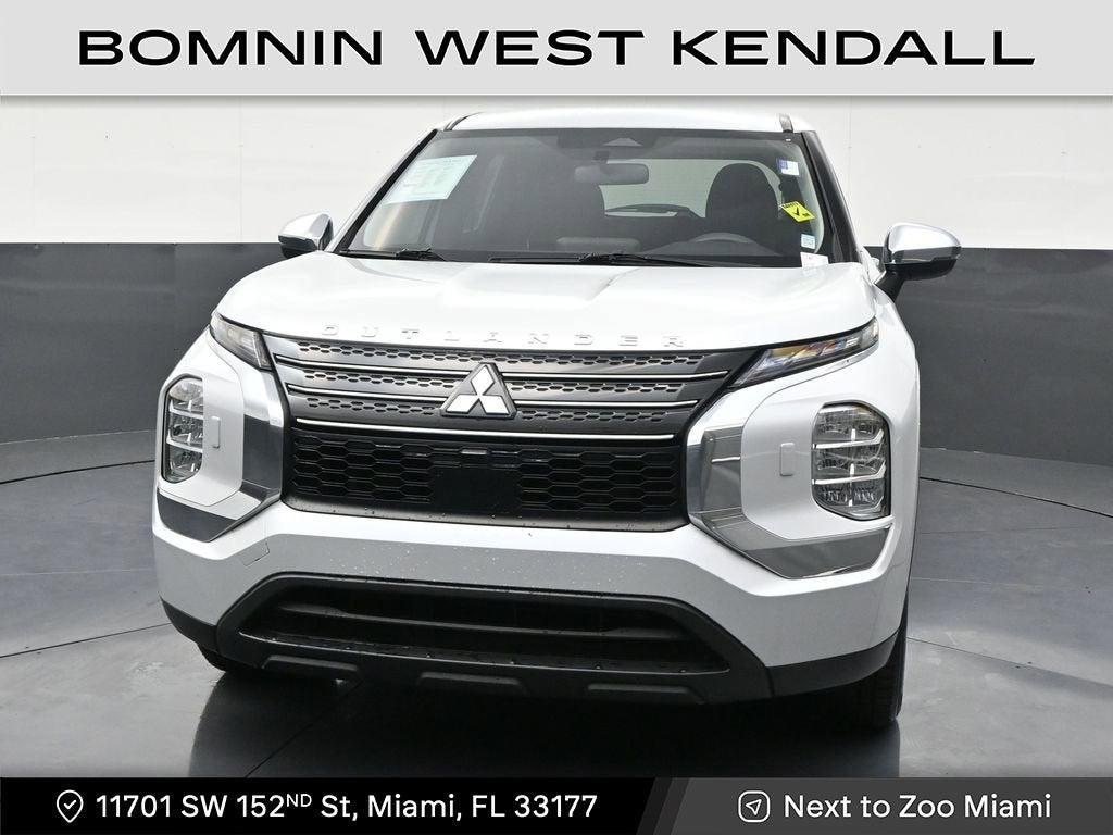 2022 Mitsubishi Outlander ES