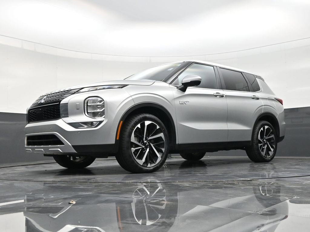 2025 Mitsubishi Outlander Plug-In Hybrid SE