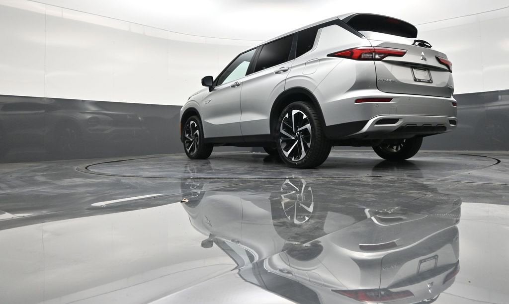 2025 Mitsubishi Outlander Plug-In Hybrid SE