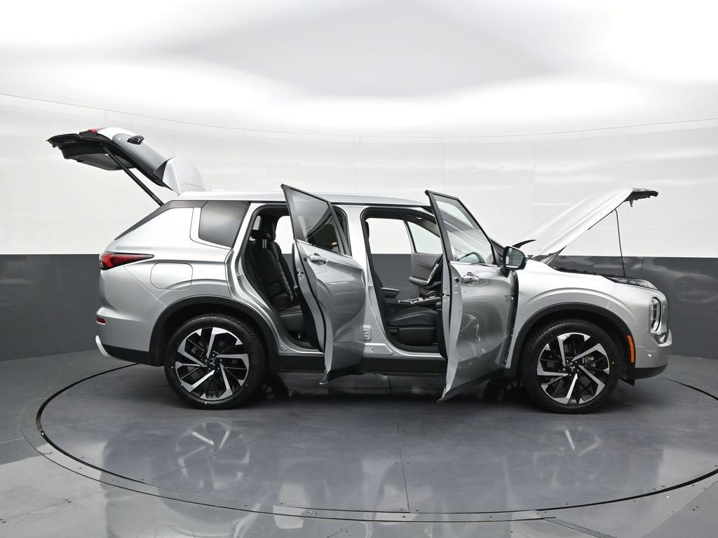 2025 Mitsubishi Outlander Plug-In Hybrid SE