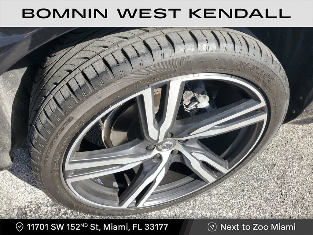 2019 Volvo XC90 R-Design