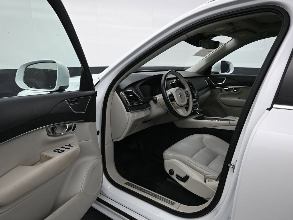 2020 Volvo XC90 Momentum