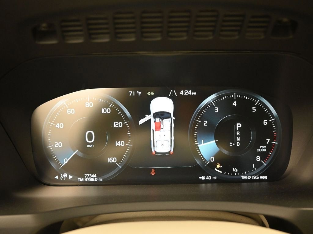 2020 Volvo XC90 Momentum