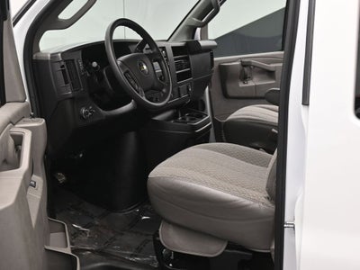 2024 Chevrolet Express Passenger 3500 1LT