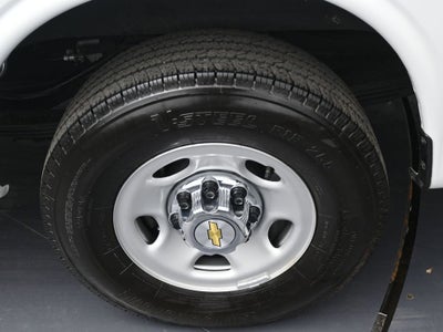 2024 Chevrolet Express Passenger 3500 1LT
