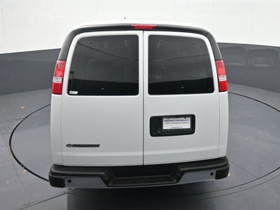2024 Chevrolet Express Passenger 3500 1LT
