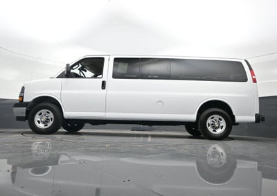 2024 Chevrolet Express Passenger 3500 1LT