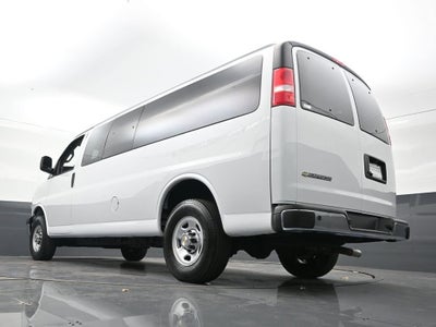 2024 Chevrolet Express Passenger 3500 1LT