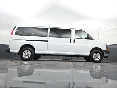 2024 Chevrolet Express Passenger 3500 1LT
