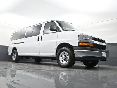 2024 Chevrolet Express Passenger 3500 1LT