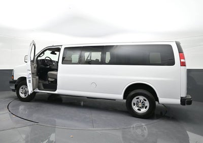 2024 Chevrolet Express Passenger 3500 1LT