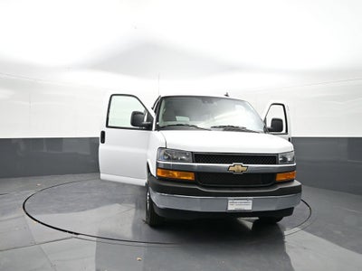 2024 Chevrolet Express Passenger 3500 1LT