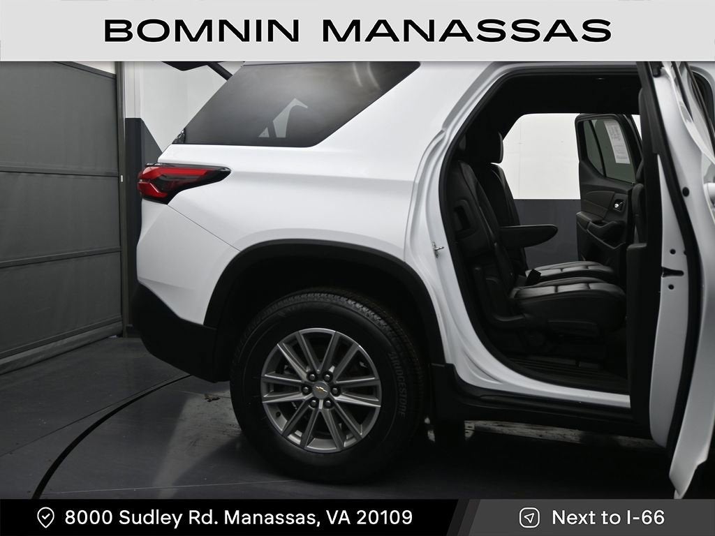 2023 Chevrolet Traverse LT Leather