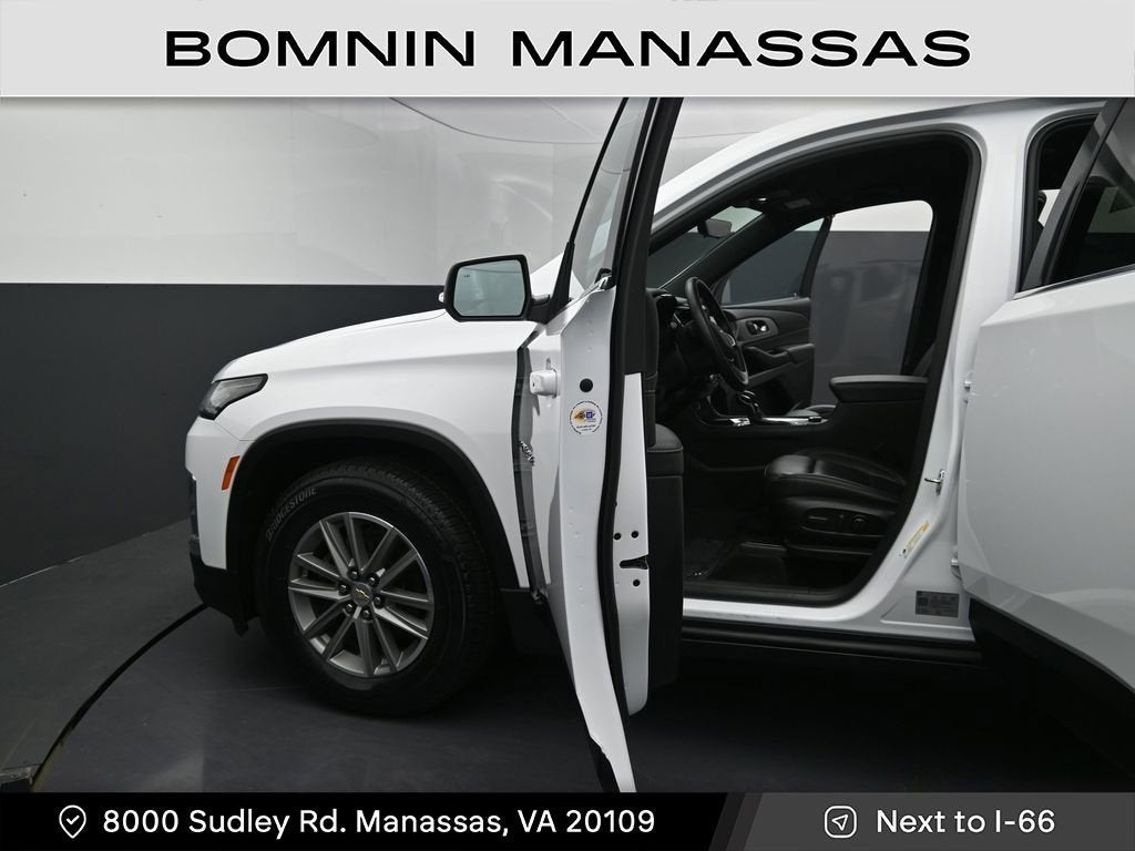 2023 Chevrolet Traverse LT Leather