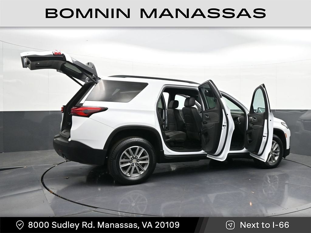 2023 Chevrolet Traverse LT Leather