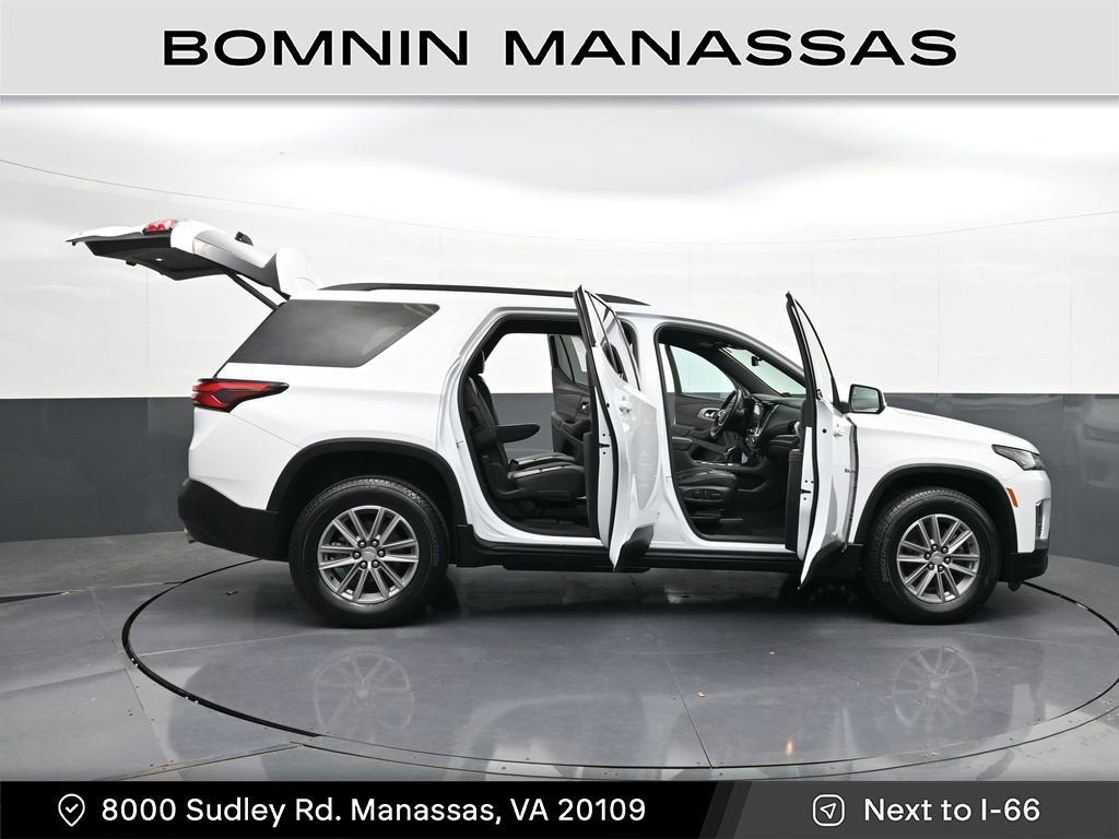 2023 Chevrolet Traverse LT Leather