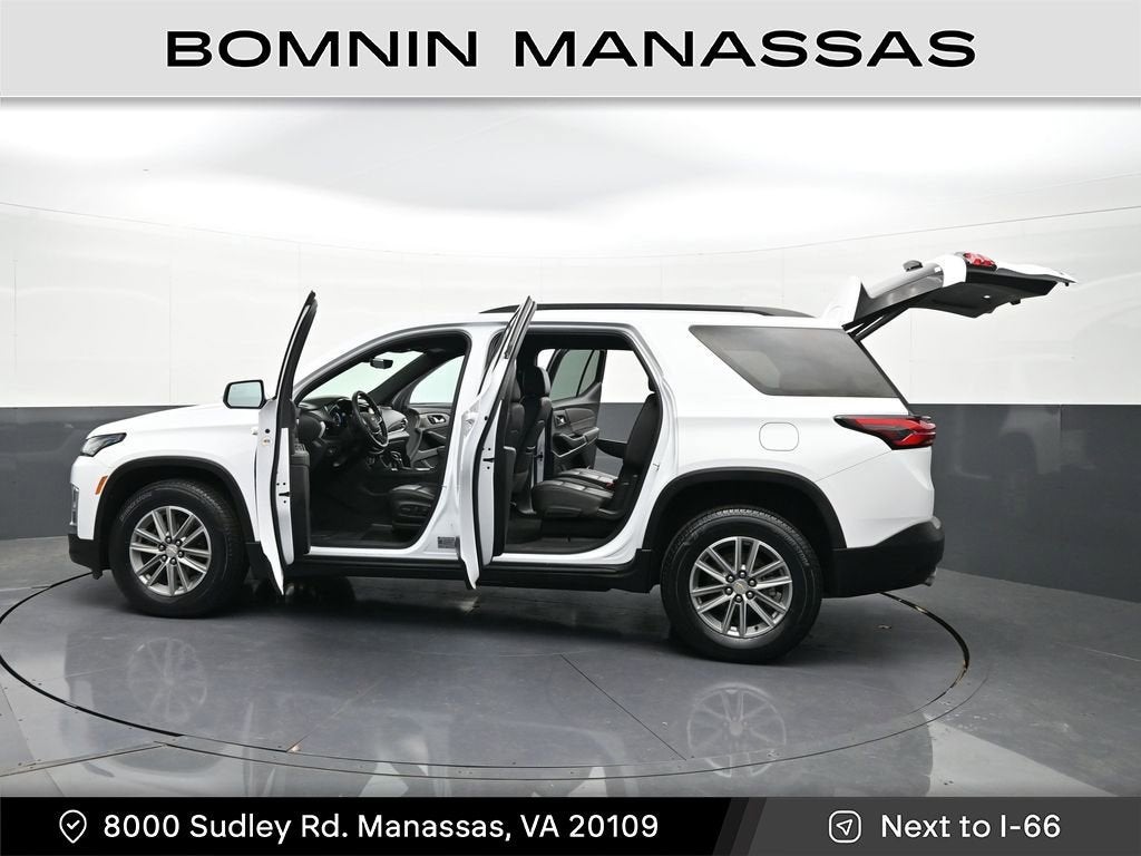 2023 Chevrolet Traverse LT Leather
