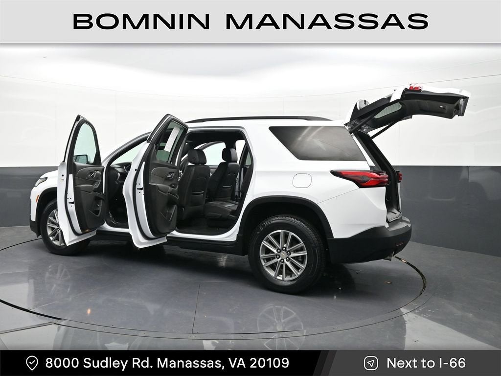 2023 Chevrolet Traverse LT Leather