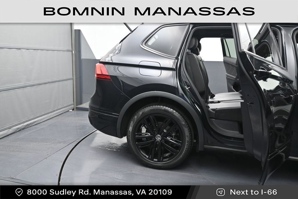 2022 Volkswagen Tiguan SE R-Line Black