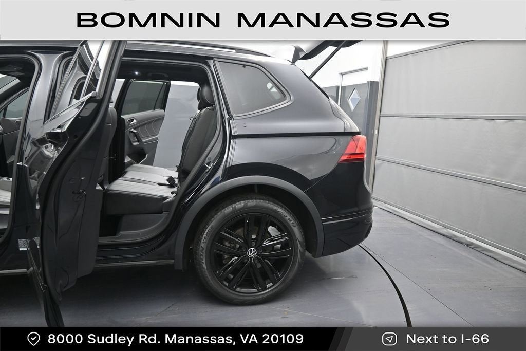 2022 Volkswagen Tiguan SE R-Line Black