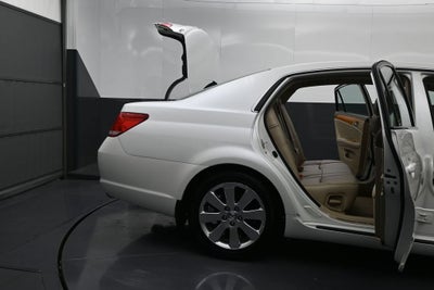 2005 Toyota Avalon XL