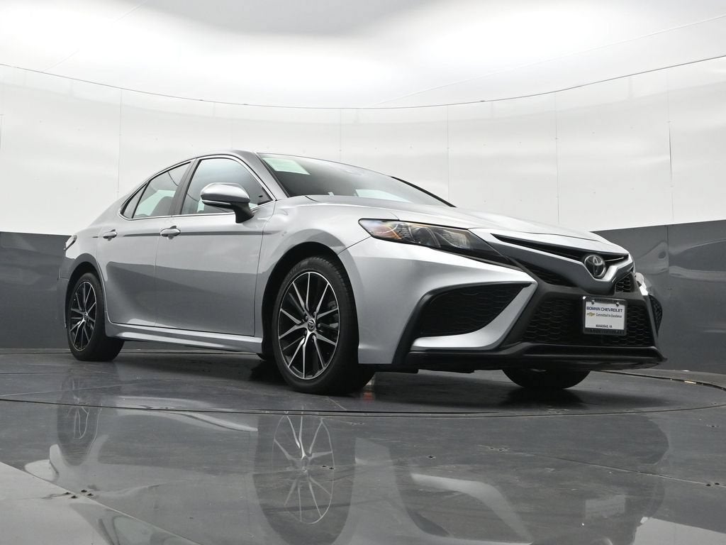 2021 Toyota Camry SE AWD