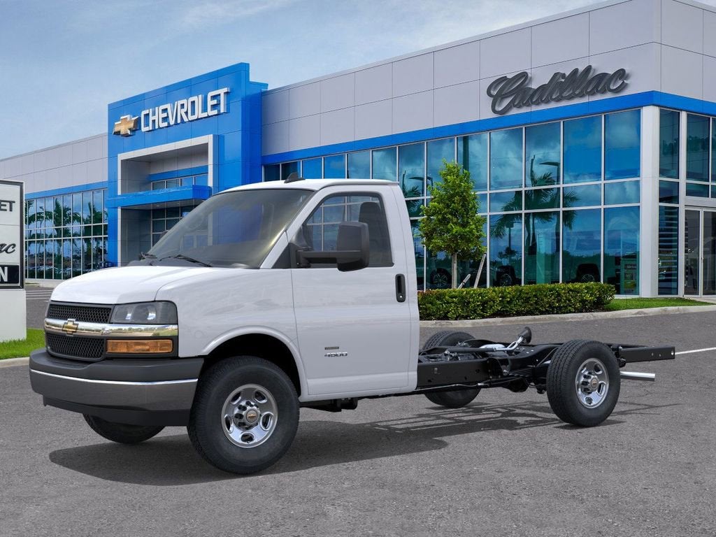 2025 Chevrolet Express Cutaway 3500 1WT