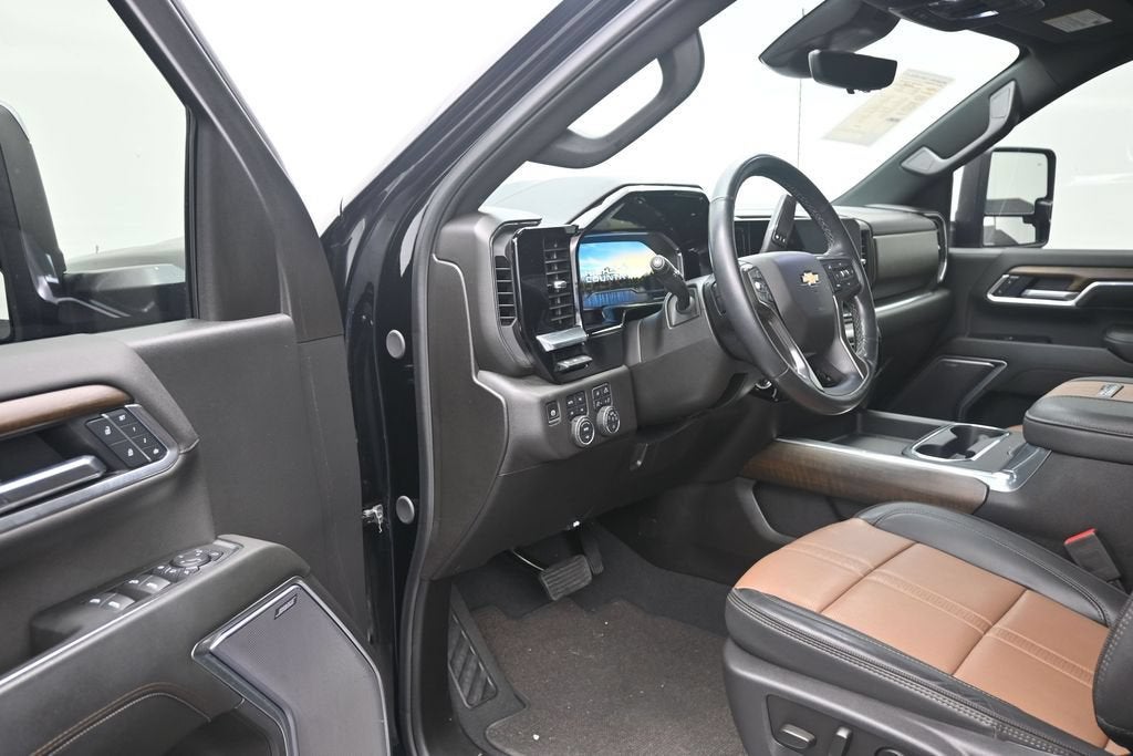 2025 Chevrolet Silverado 3500 HD High Country DRW
