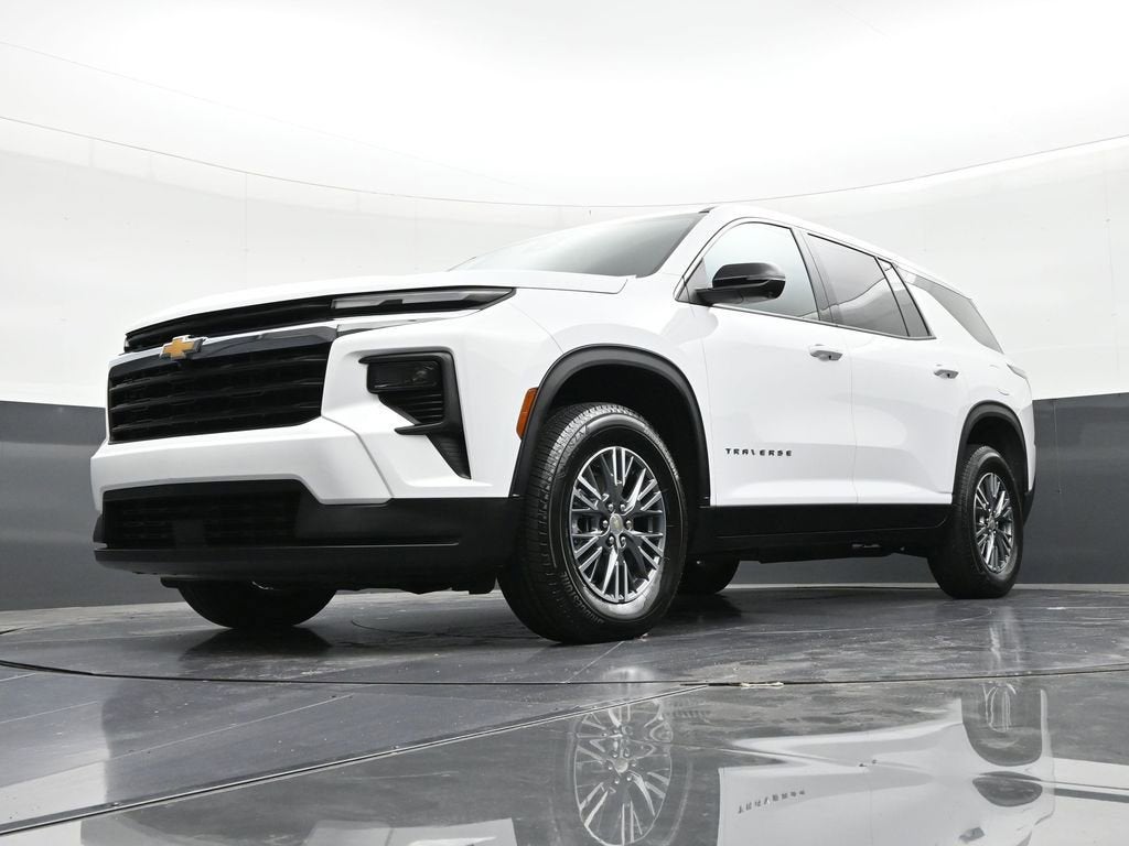 2024 Chevrolet Traverse LS