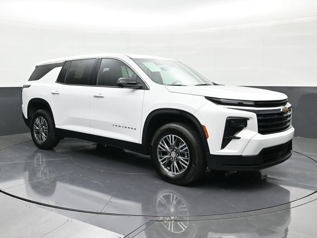 2024 Chevrolet Traverse LS