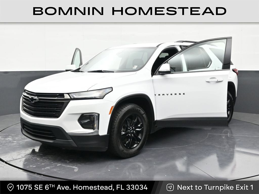 2022 Chevrolet Traverse LT Cloth