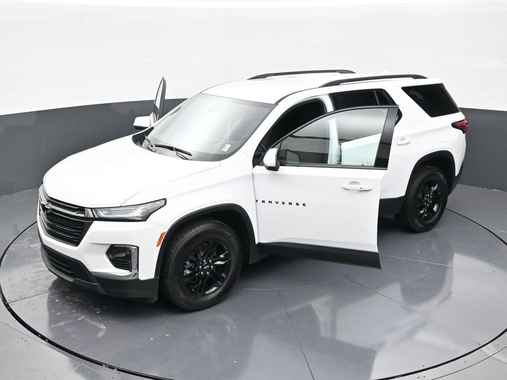 2022 Chevrolet Traverse LT Cloth