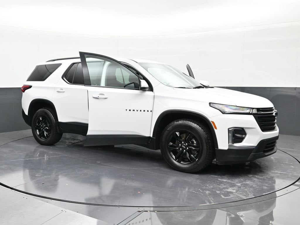 2022 Chevrolet Traverse LT Cloth