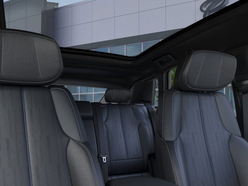 2025 Cadillac LYRIQ Luxury 1