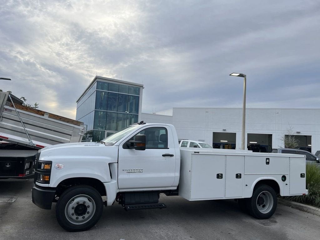 2023 Chevrolet Silverado 4500 HD Work Truck