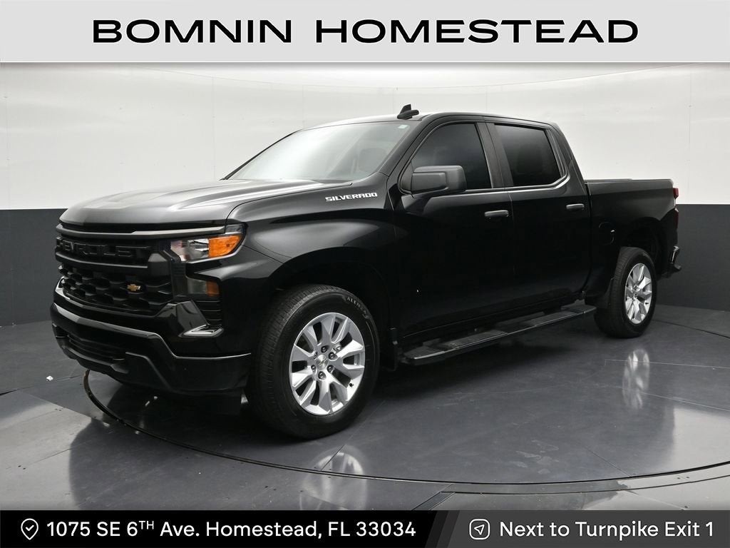 2023 Chevrolet Silverado 1500 Custom Crew Cab Short Box's photo