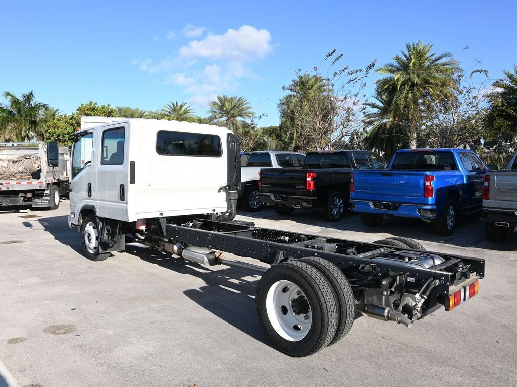 2025 Chevrolet Low Cab Forward 4500 Base
