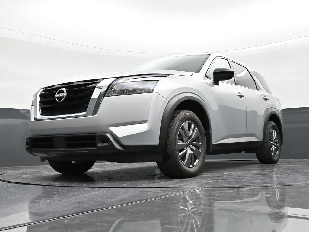 2025 Nissan Pathfinder S