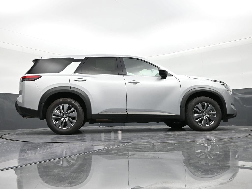 2025 Nissan Pathfinder S