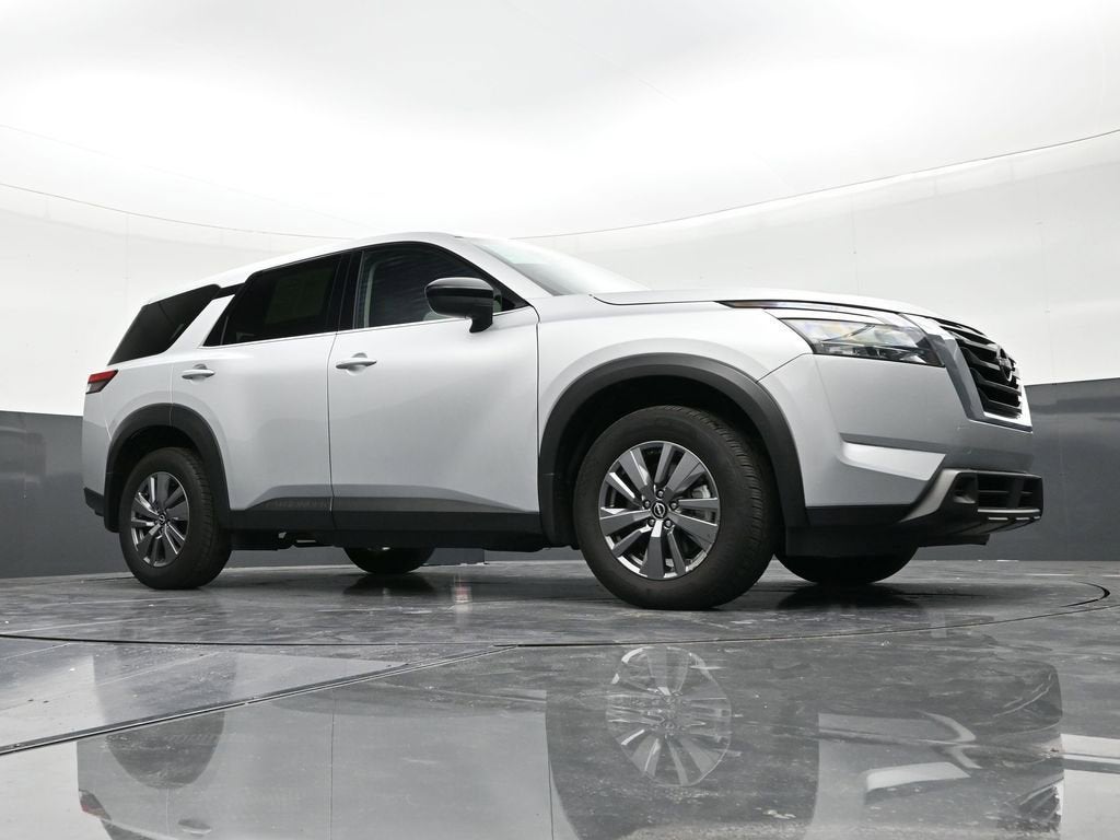 2025 Nissan Pathfinder S