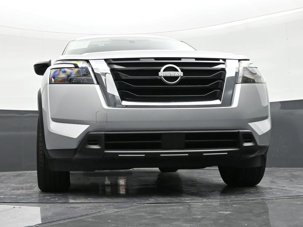 2025 Nissan Pathfinder S
